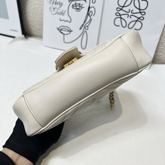 Gucci GG Marmont Double G white single-shoulder bag - Picture 4 of 8